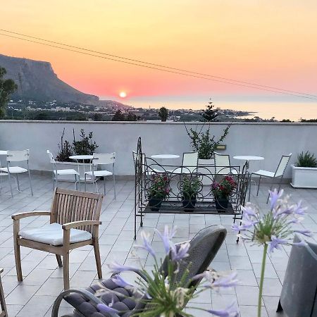 Casale Belvedere Vista Mare วาลเดอรีส ภายนอก รูปภาพ